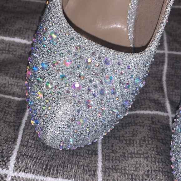 Women’s Pumps 👠 - Picture 2 of 3